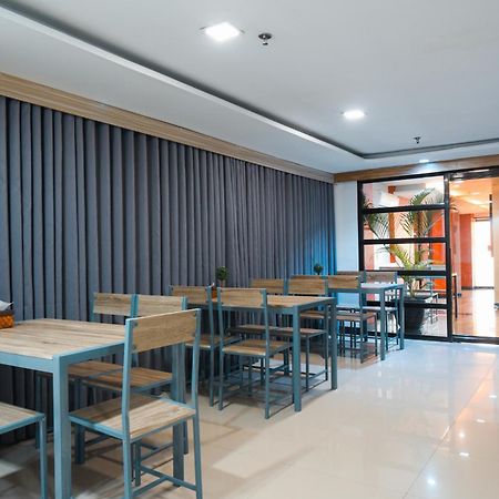 סבו Travelbee Business Inn מראה חיצוני תמונה