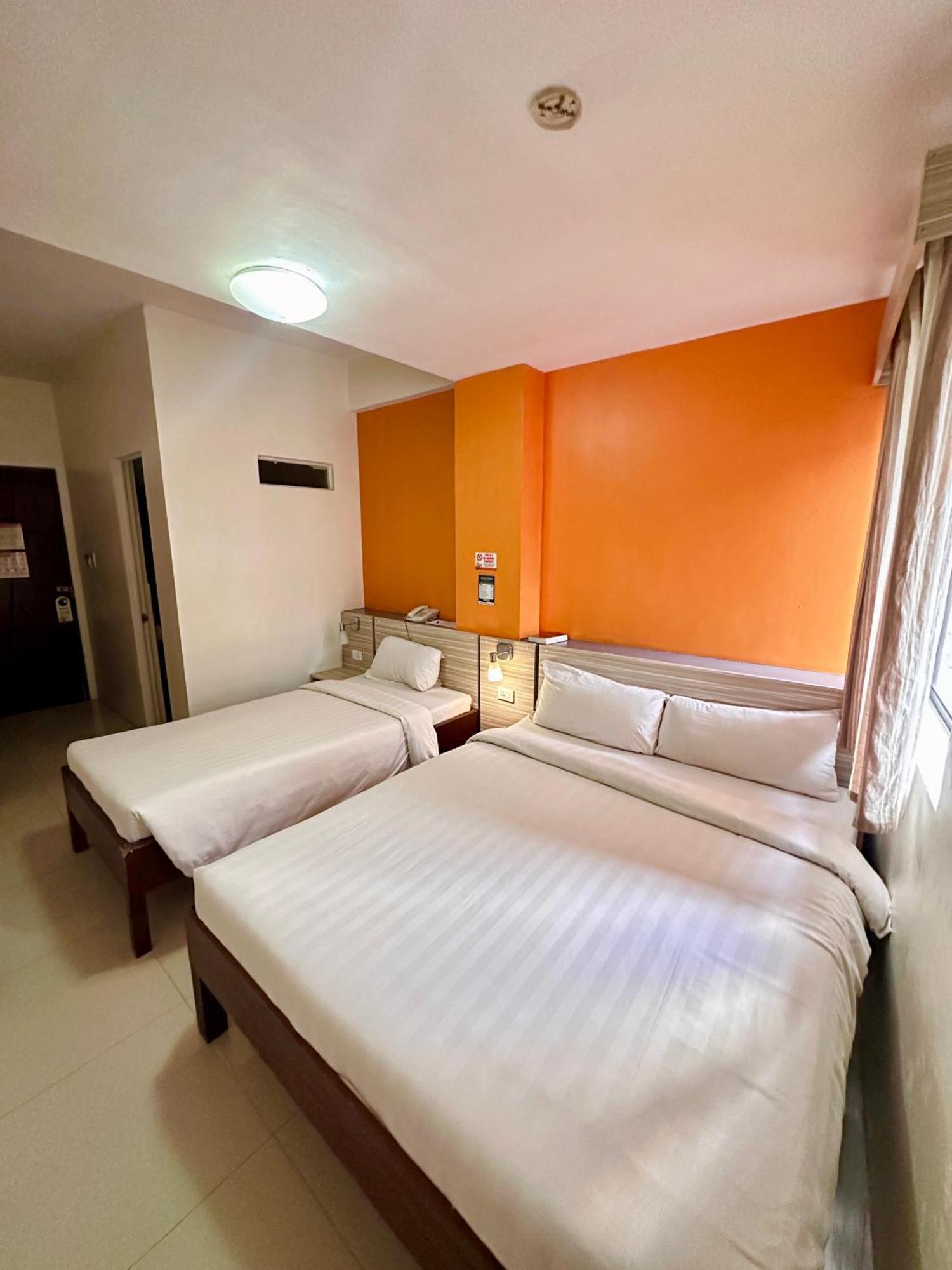סבו Travelbee Business Inn מראה חיצוני תמונה