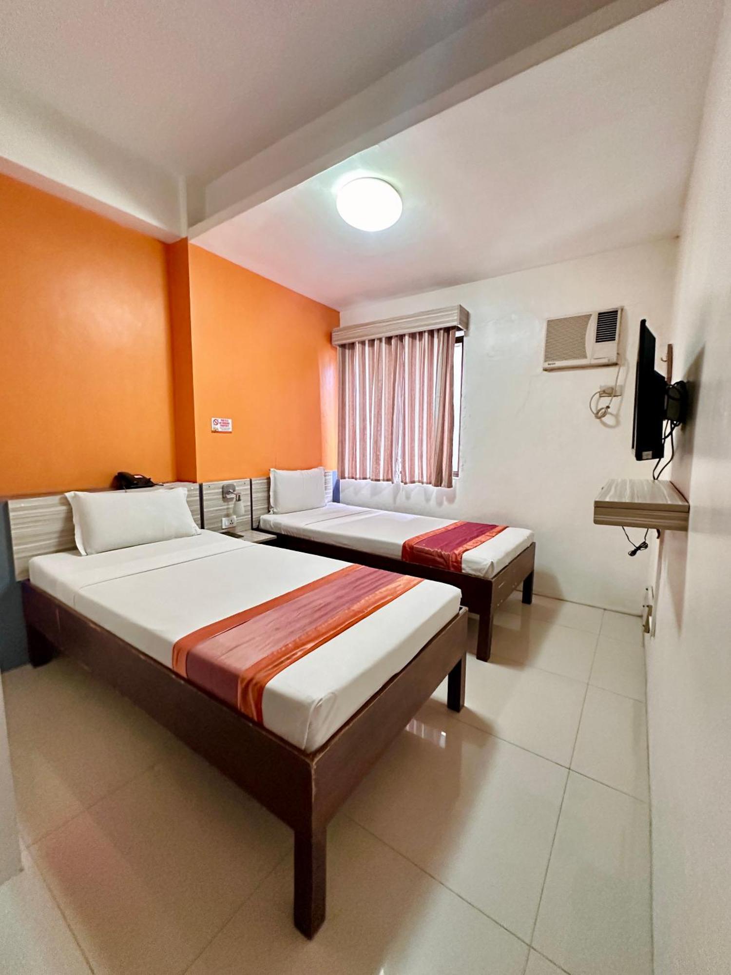 סבו Travelbee Business Inn מראה חיצוני תמונה