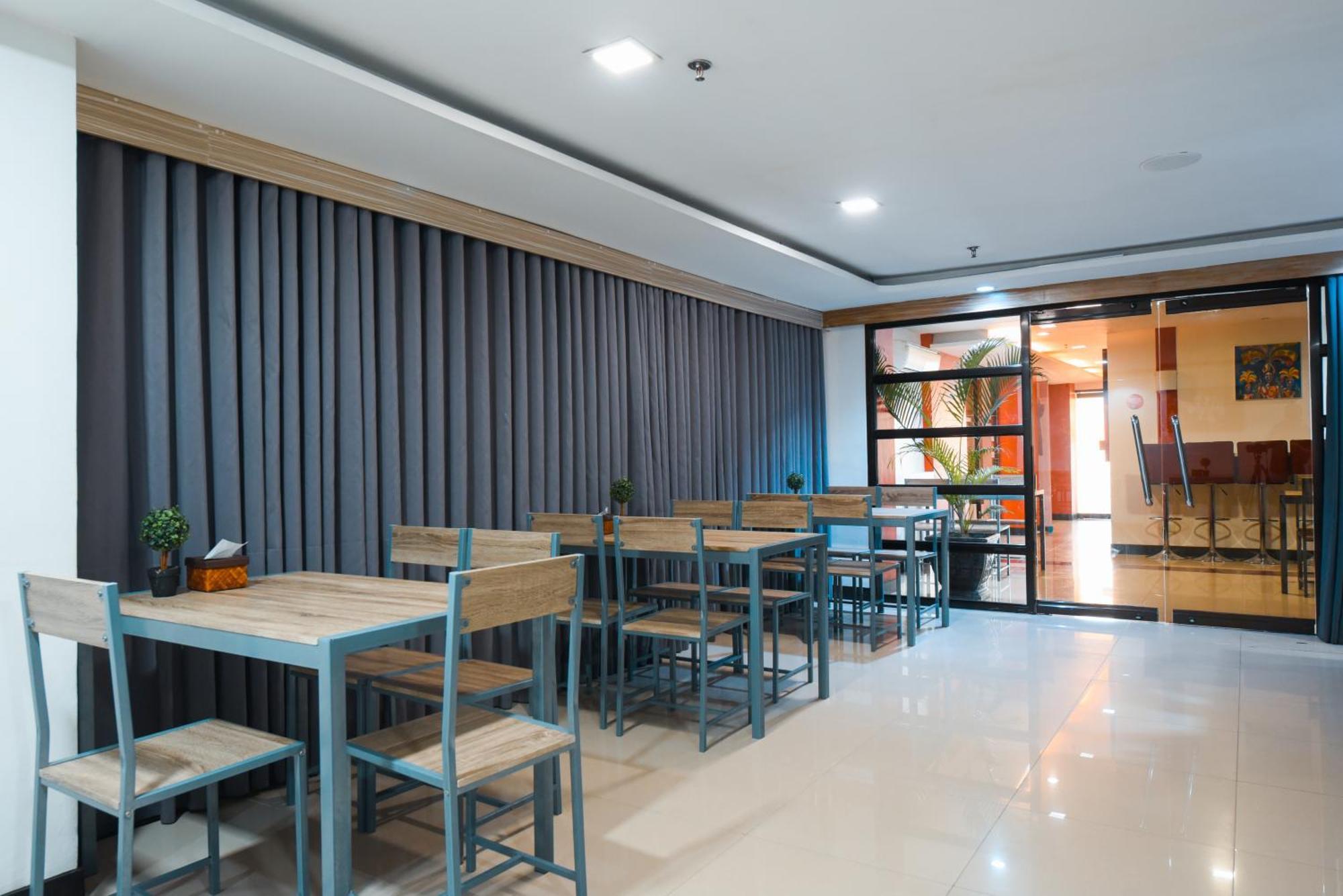 סבו Travelbee Business Inn מראה חיצוני תמונה